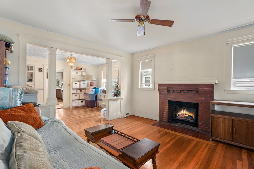 10 Windsor Road Quincy, MA 02171 - Photo 8 of 37 Gallery Image 8