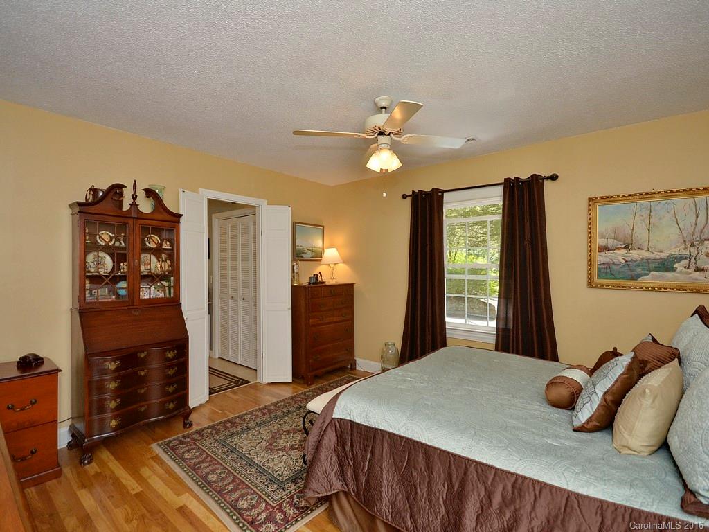 198 Highland Road Waynesville, NC 28786 - Photo 5 of 24 Gallery Image 5