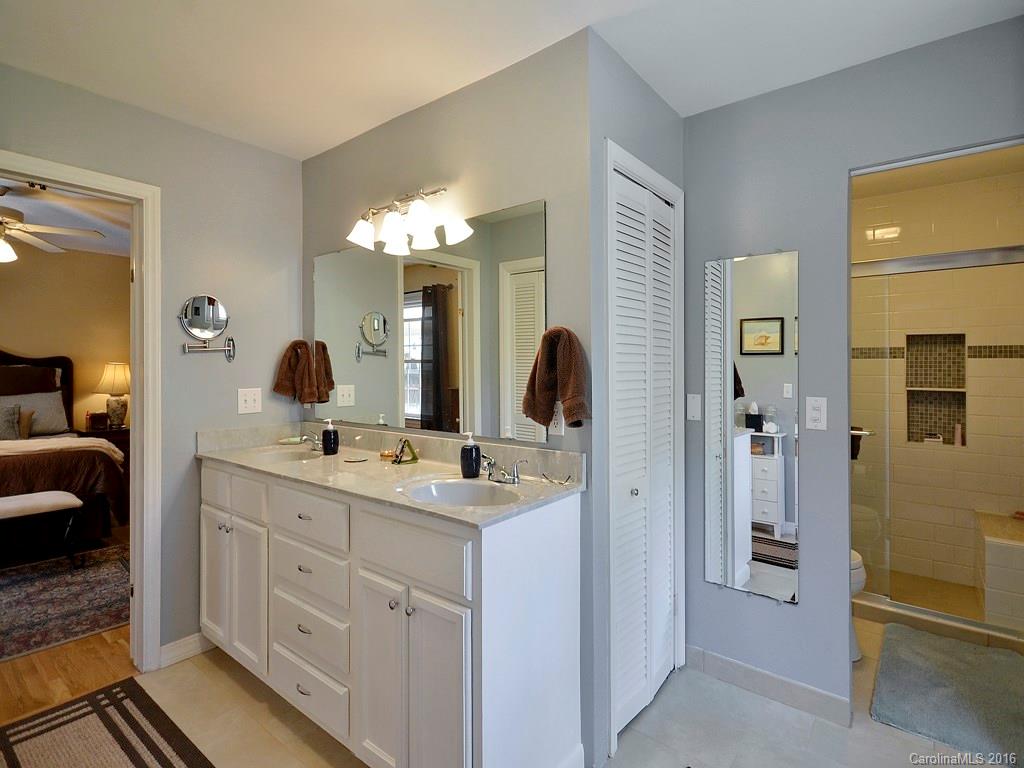198 Highland Road Waynesville, NC 28786 - Photo 6 of 24 Gallery Image 6