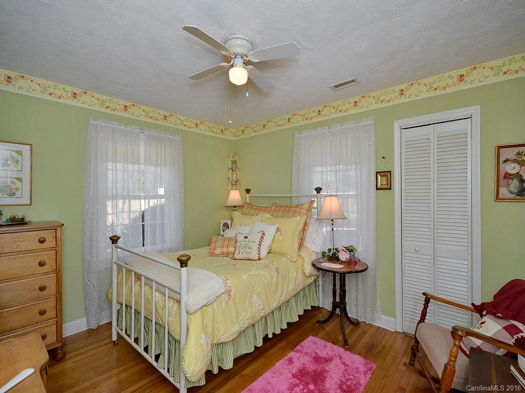 198 Highland Road Waynesville, NC 28786 - Photo 7 of 24 Gallery Image 7