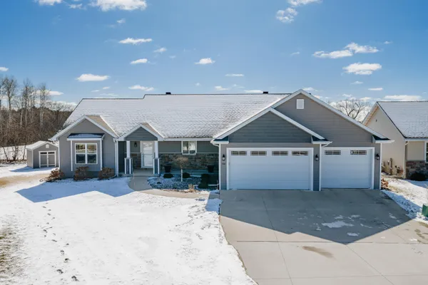 $525,000 | 1961 West Kohl Drive, Grand Chute, WI 54913