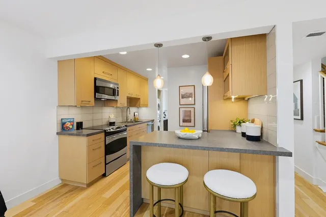 $1,090,000 | 7050 Rainbow Drive, Unit 4, San Jose, CA 95129