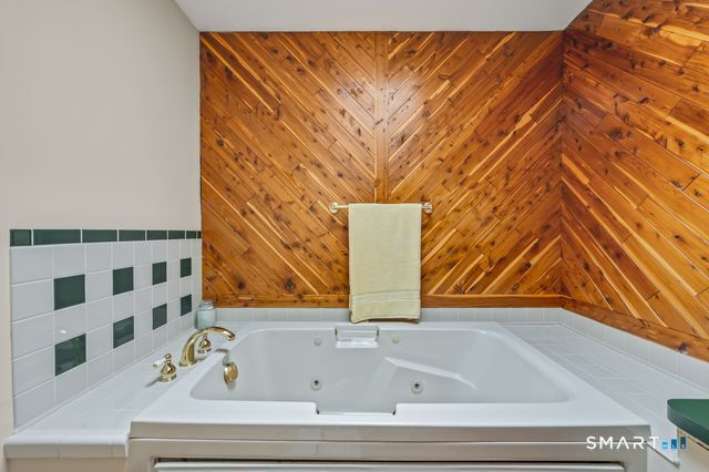 17 Markham Road East Hampton, CT 06424 - Photo 29 of 40