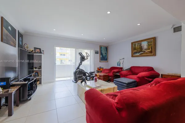 $375,000 | 7401 Southwest 82nd Street, Unit 109S, Miami, FL 33143