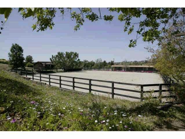 1082 Capra Way Fallbrook, CA 92028 - Photo 6 of 8