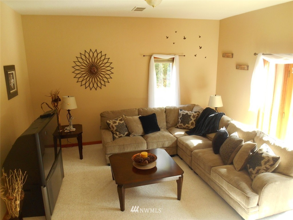 6305 Manor Road Aberdeen, WA 98520 - Photo 12 of 25 Gallery Image 12