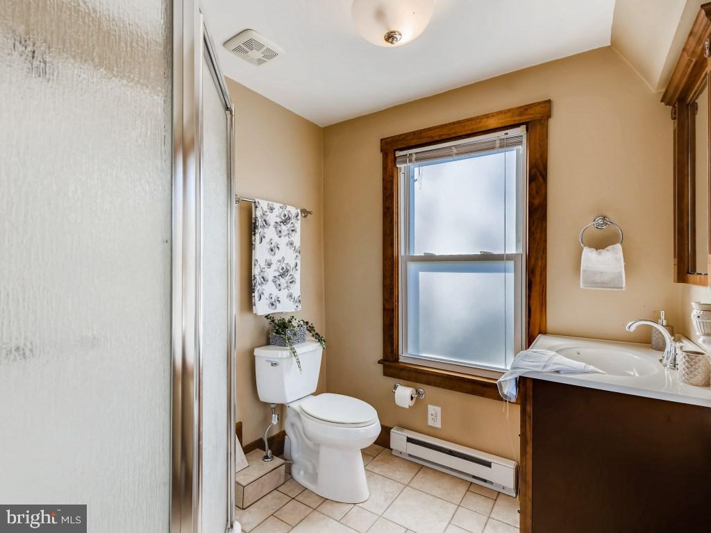 5123 Woodville Road Mount Airy, MD 21771 - Photo 29 of 37 Main Floor Full Bath