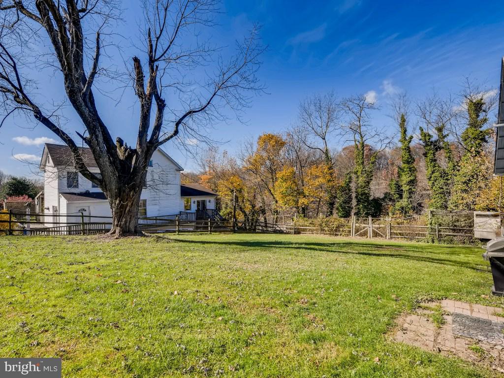 5123 Woodville Road Mount Airy, MD 21771 - Photo 6 of 37 Huge Fenced Area