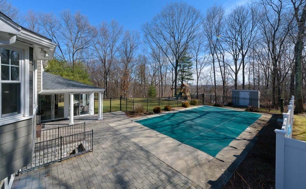 8 Tara Road Southborough, MA 01772 - Photo 25 of 26 Gallery Image 25