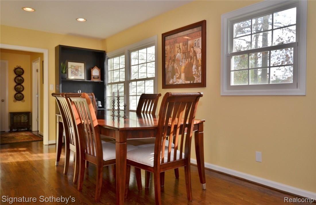 1860 Yorkshire Road Birmingham, MI 48009 - Photo 8 of 48 11- informal dining.JPG