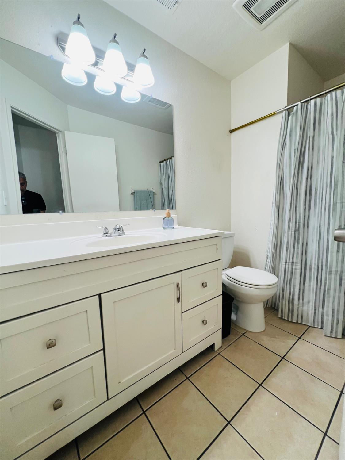 513 Algen Court Modesto, CA 95358 - Photo 8 of 9