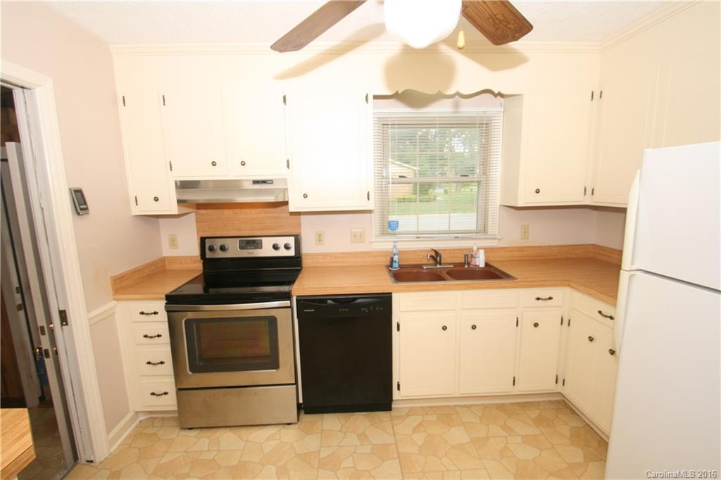 7061 Crossridge Road, Unit 1 Charlotte, NC 28214 - Photo 4 of 19 Gallery Image 4