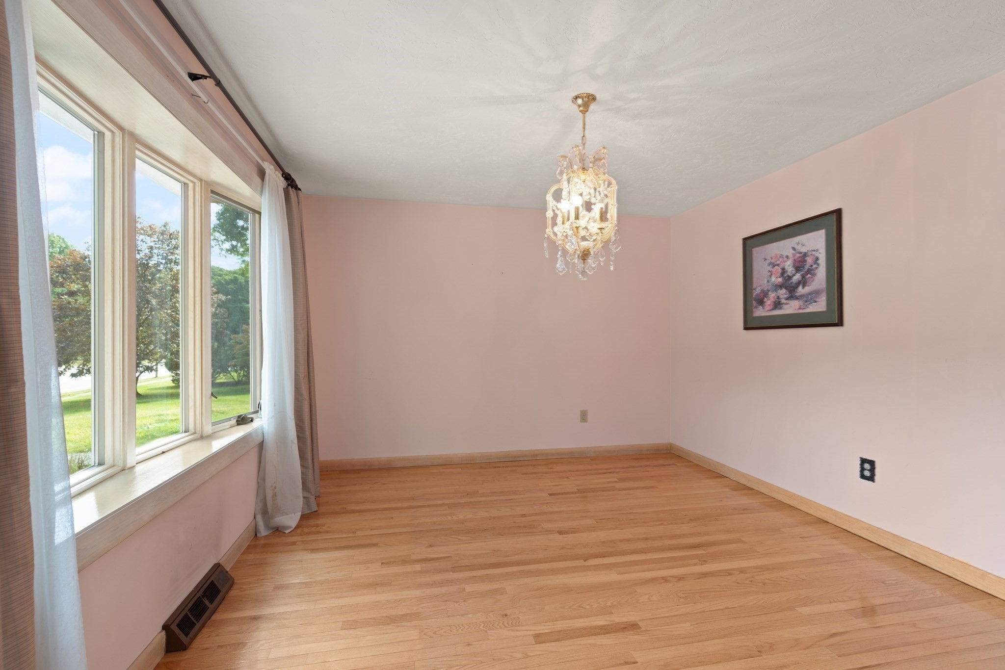 109 Hampton Road Sharon, MA 02067 - Photo 23 of 30 Gallery Image 23