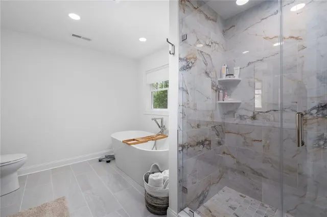 $1,575,561 | 73 Lantern Hl Drive, Cranston, RI 02921