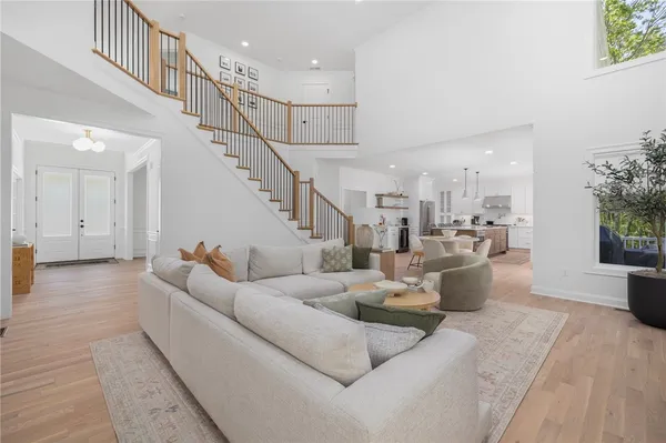 $1,575,561 | 73 Lantern Hl Drive, Cranston, RI 02921