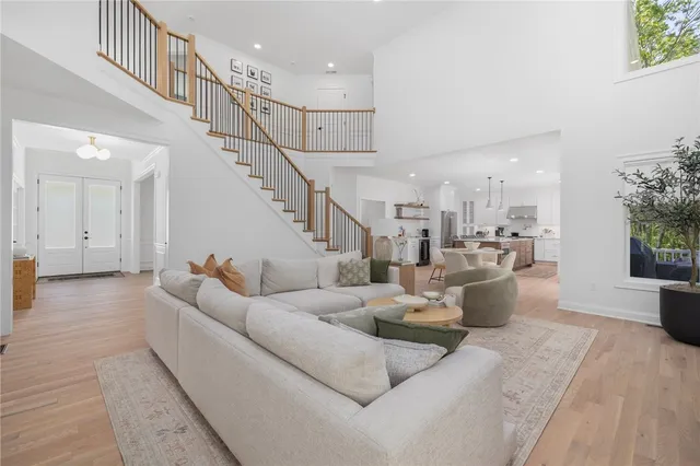 $1,575,561 | 73 Lantern Hl Drive, Cranston, RI 02921