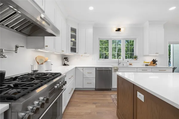 $1,575,561 | 73 Lantern Hl Drive, Cranston, RI 02921