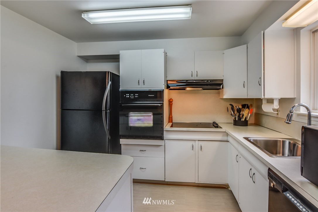 4201 Southeast 3rd Street Renton, WA 98059 - Photo 4 of 14