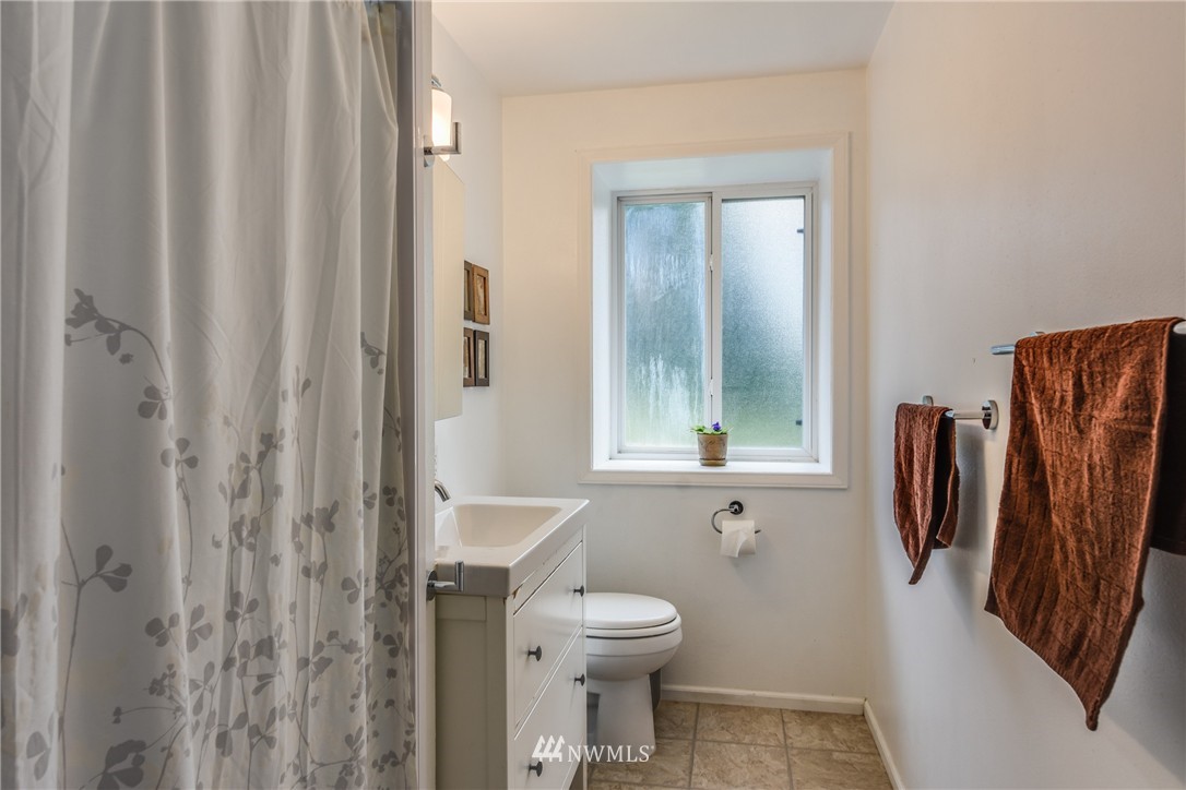 4201 Southeast 3rd Street Renton, WA 98059 - Photo 9 of 14
