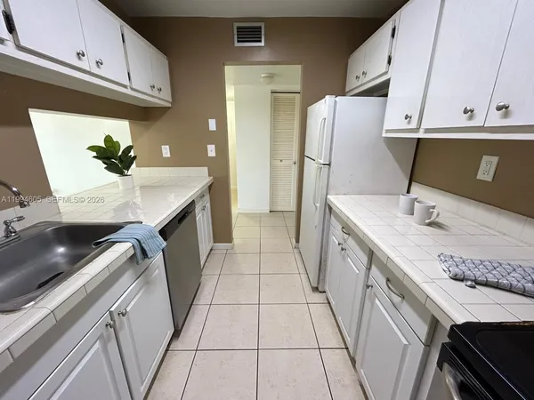 $1,800 | 7483 Southwest 82nd Street, Unit A203, Miami, FL 33143