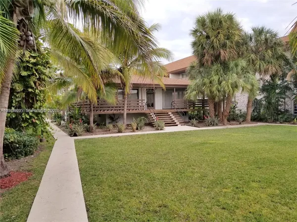 $1,800 | 7483 Southwest 82nd Street, Unit A203, Miami, FL 33143