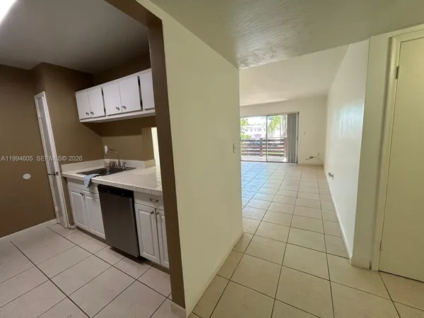$1,800 | 7483 Southwest 82nd Street, Unit A203, Miami, FL 33143