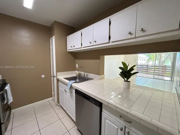 $1,800 | 7483 Southwest 82nd Street, Unit A203, Miami, FL 33143