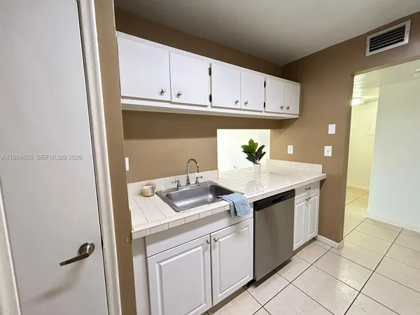 $1,800 | 7483 Southwest 82nd Street, Unit A203, Miami, FL 33143