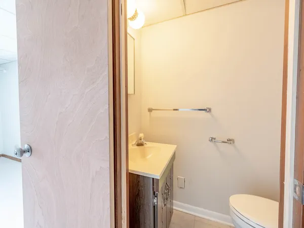 $169,900 | 18032 Wildwood Avenue, Lansing, IL 60438