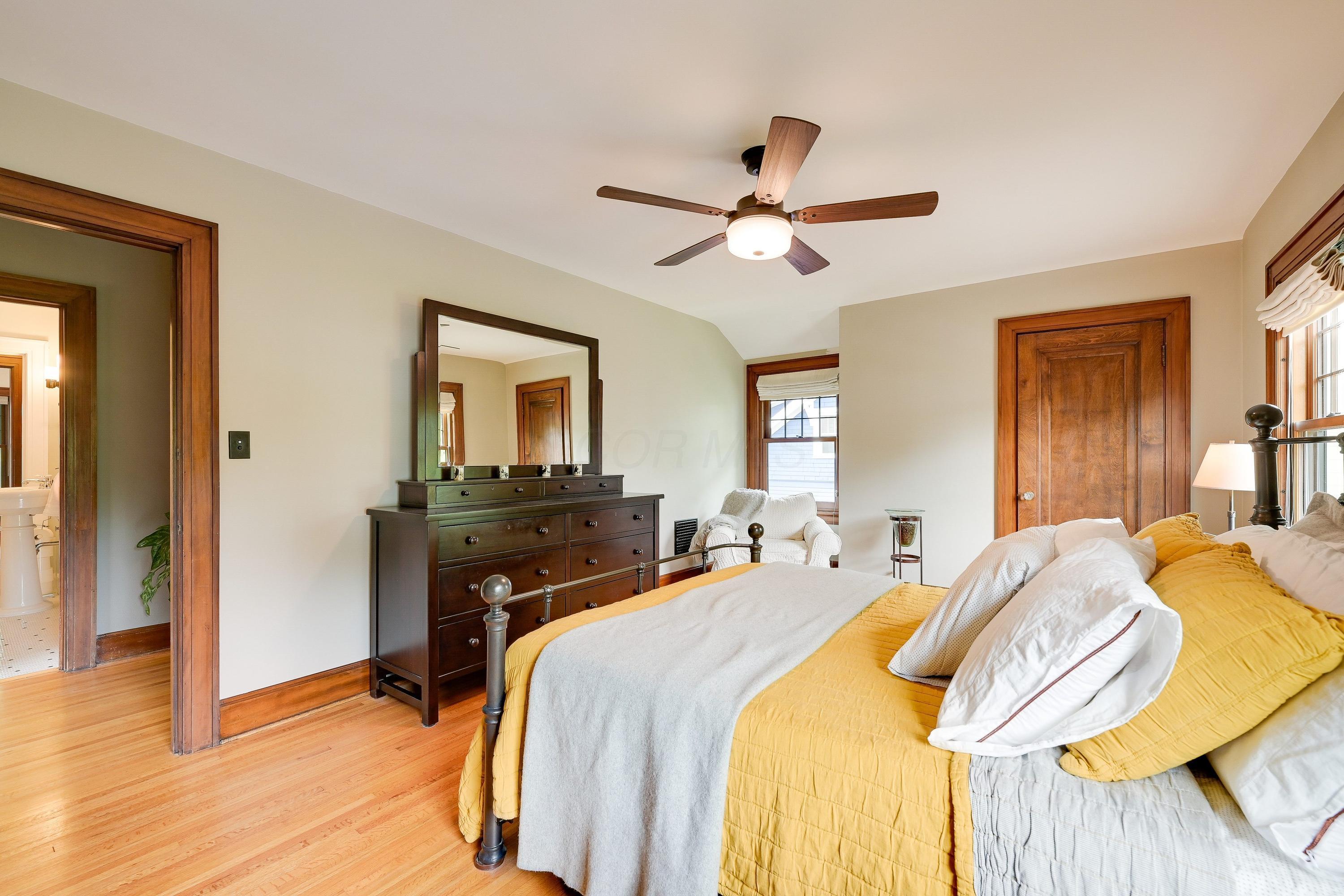 427 East Dunedin Road Columbus, OH 43214 - Photo 25 of 45