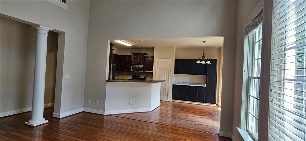 647 Maple Grove Way Marietta, GA 30066 - Photo 8 of 37