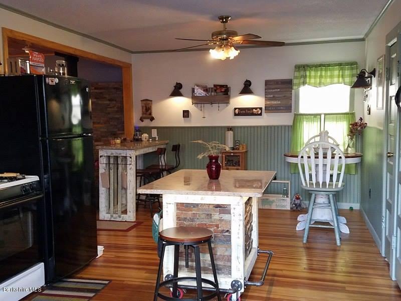 4 Walnut Street Adams, MA 01220 - Photo 7 of 28 Dining view