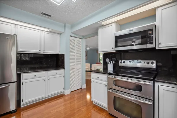 $3,700 | 5300 Southeast Schooner Oaks Way, Stuart, FL 34997