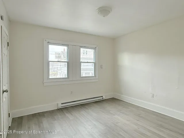 $1,300 | 210-212 Center Avenue, Plymouth, PA 18651