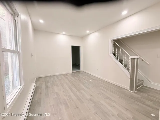 $1,300 | 210-212 Center Avenue, Plymouth, PA 18651