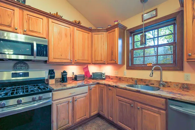 $599,000 | 96 Bryant Mill Road, Tamworth, NH 03886