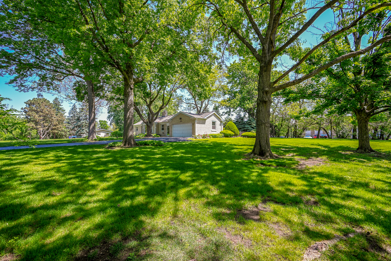 325 South Lambert Road Glen Ellyn, IL 60137 - Photo 6 of 32