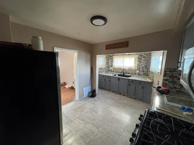 $1,350 | 17125 Dora Street, Melvindale, MI 48122