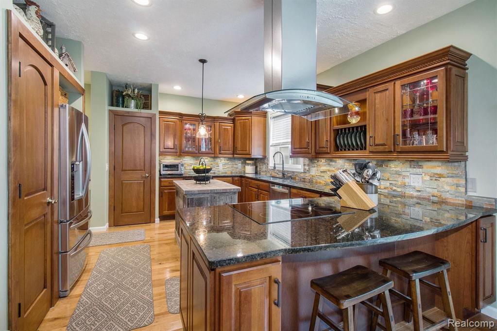 6255 Bergin Road Howell, MI 48843 - Photo 8 of 46