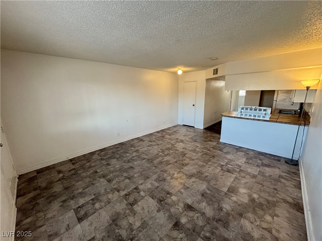 3601 Thomas Avenue, Unit 4 North Las Vegas, NV 89030 - Photo 4 of 17