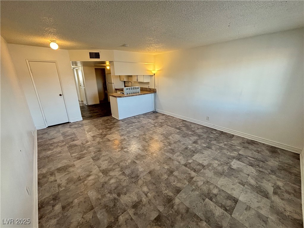 3601 Thomas Avenue, Unit 4 North Las Vegas, NV 89030 - Photo 5 of 17