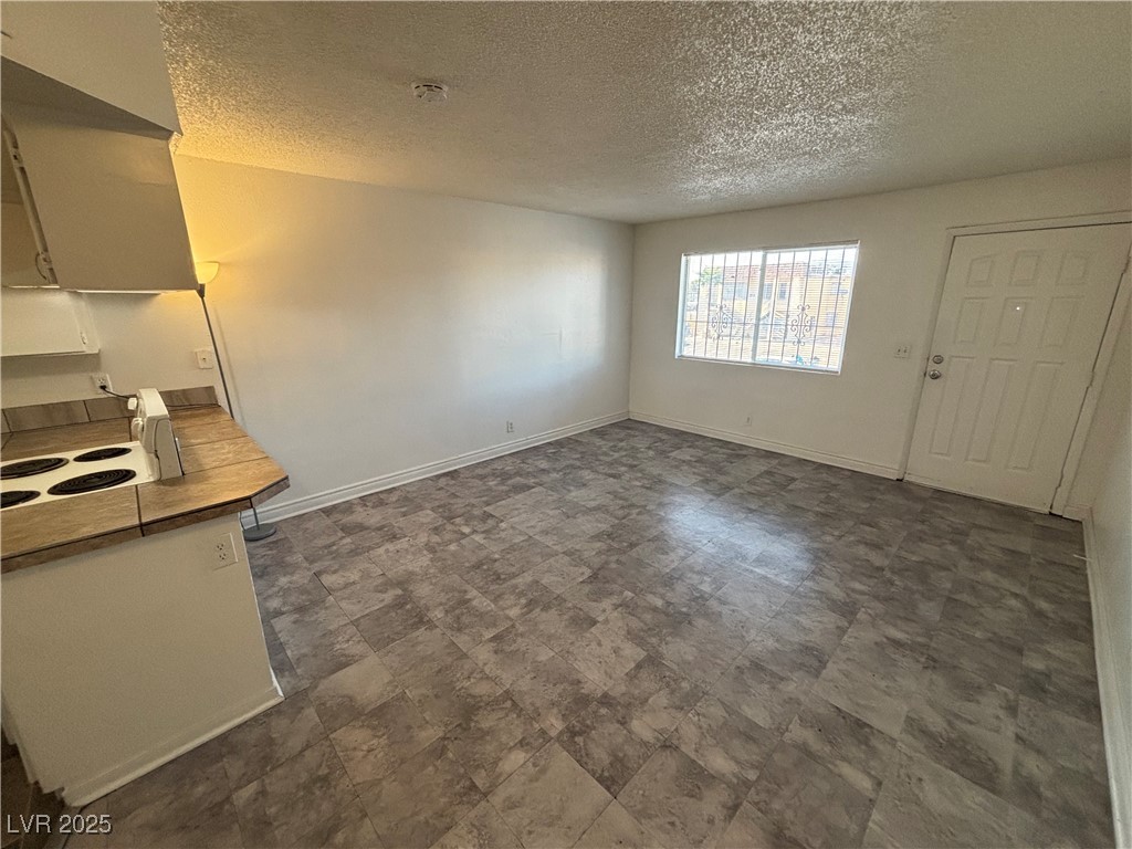 3601 Thomas Avenue, Unit 4 North Las Vegas, NV 89030 - Photo 6 of 17