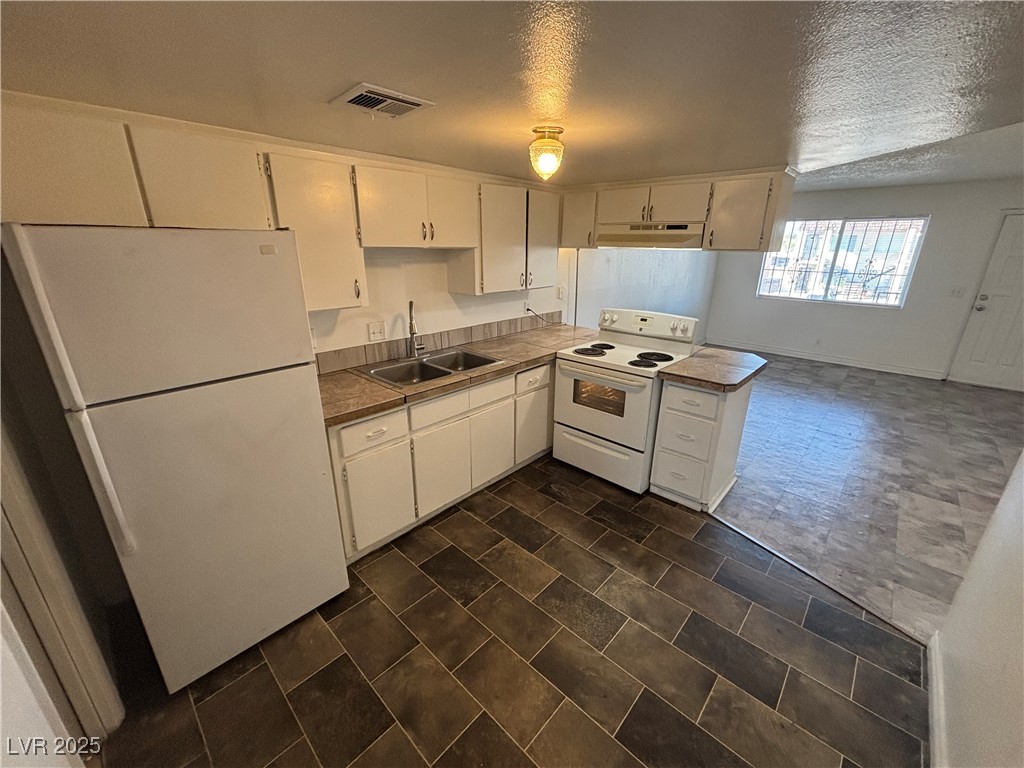 3601 Thomas Avenue, Unit 4 North Las Vegas, NV 89030 - Photo 8 of 17