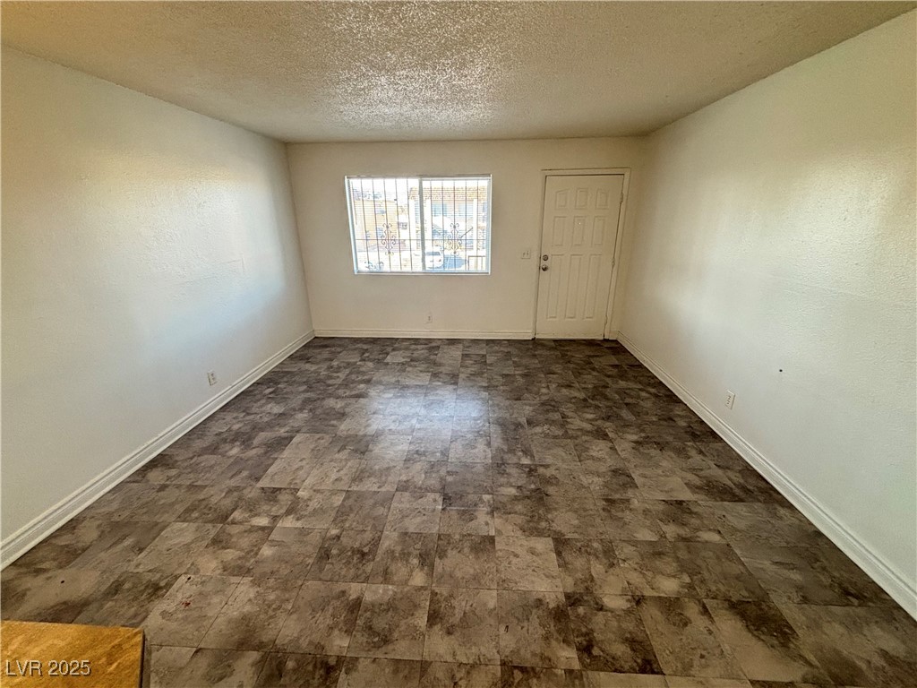 3601 Thomas Avenue, Unit 4 North Las Vegas, NV 89030 - Photo 9 of 17