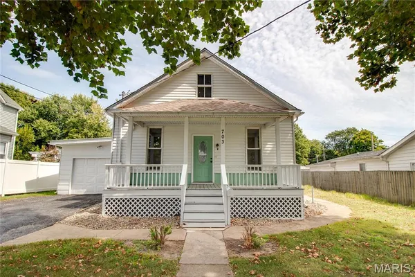 $139,900 | 703 Harrison Street, Jerseyville, IL 62052