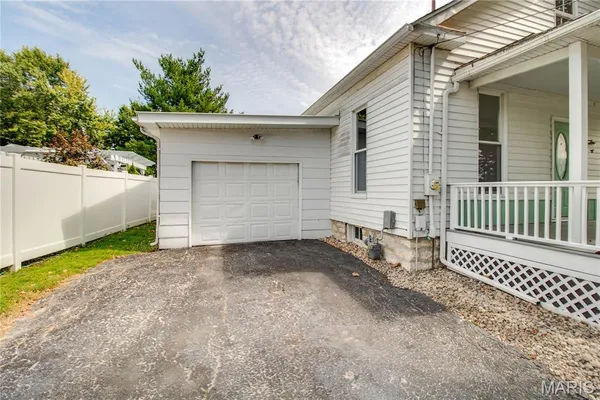 $139,900 | 703 Harrison Street, Jerseyville, IL 62052