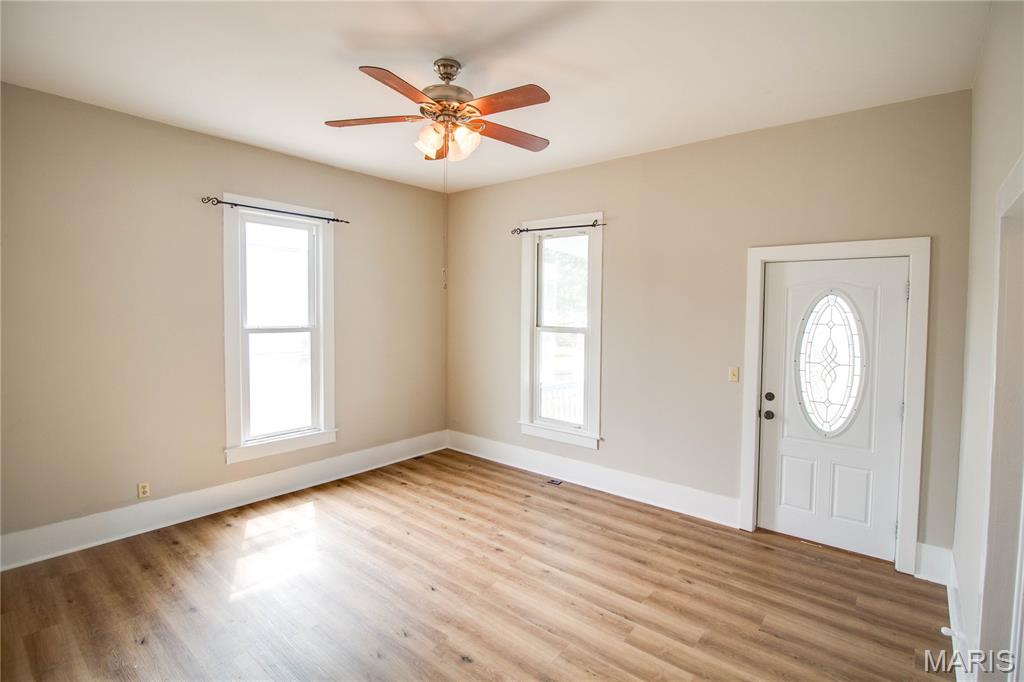 703 Harrison Street Jerseyville, IL 62052 - Photo 9 of 34