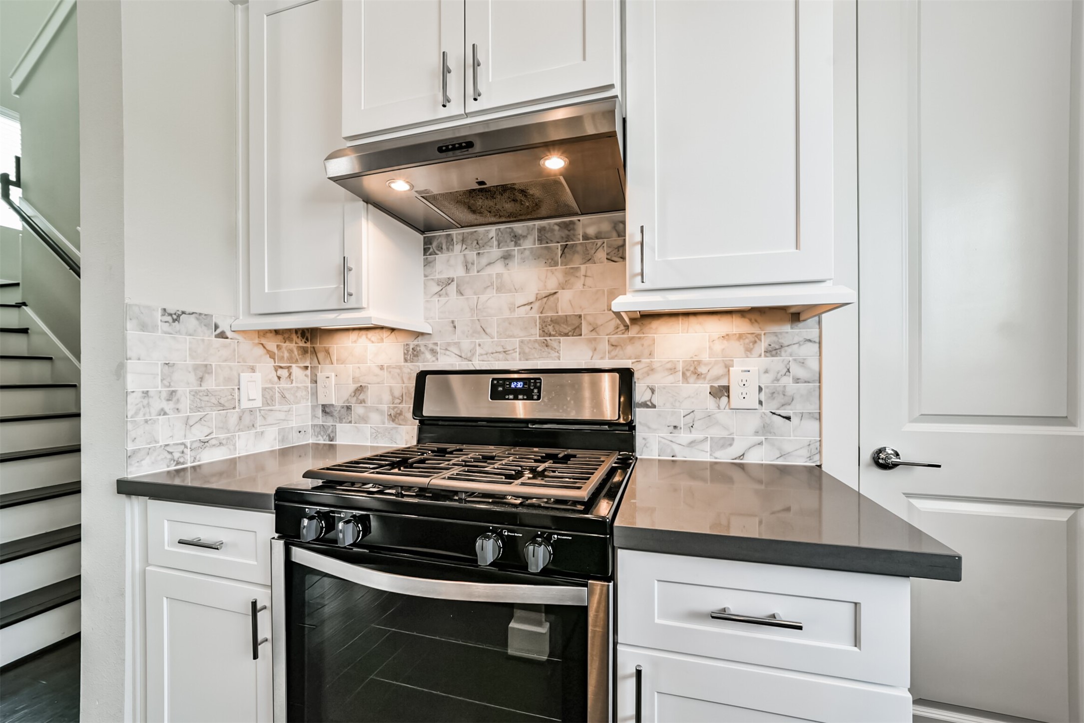 10806 Warwana Road, Unit G Houston, TX 77043 - Photo 13 of 41 Gallery Image 13