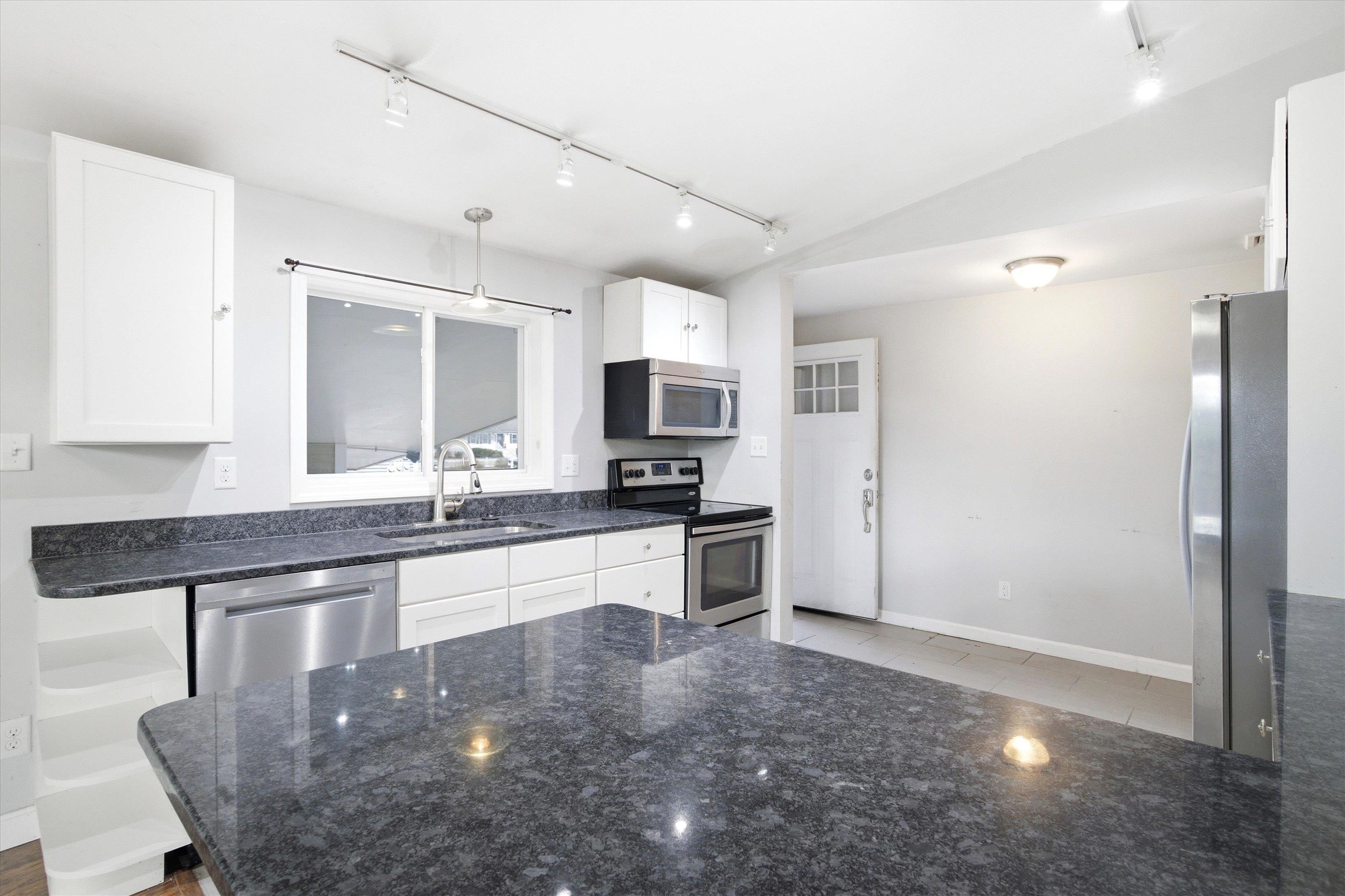 2 Memory Lane Hooksett, NH 03106 - Photo 2 of 26