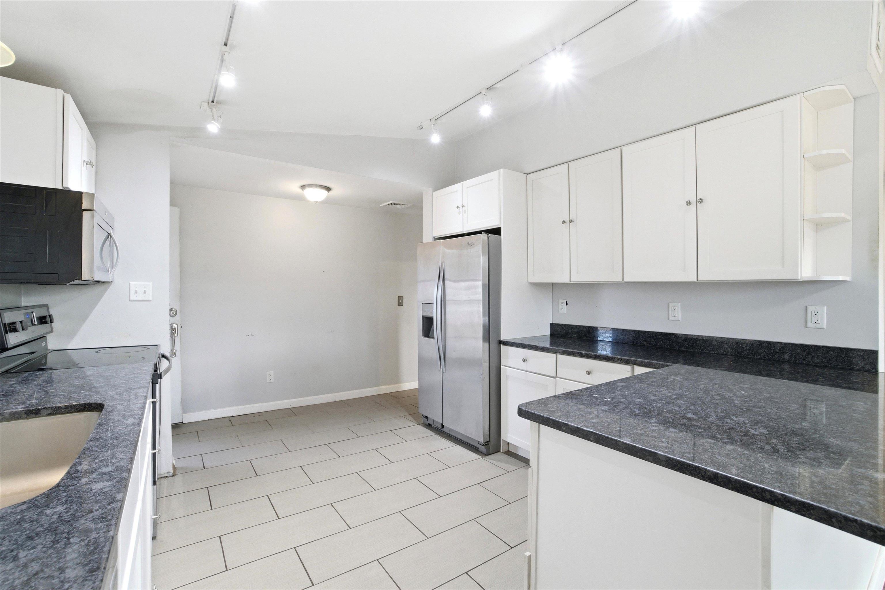 2 Memory Lane Hooksett, NH 03106 - Photo 3 of 26